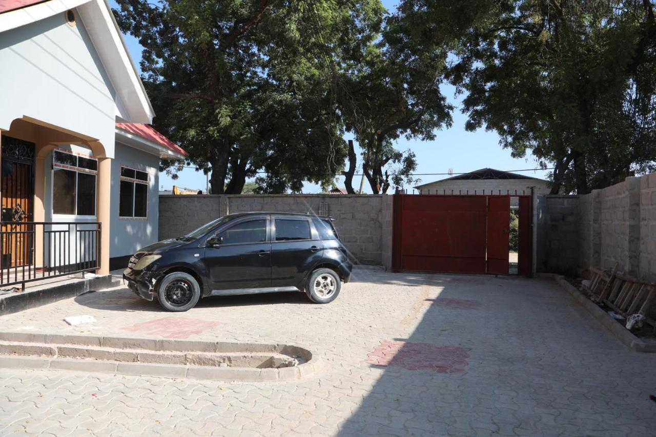 Pearl Lulu Modern Bnb Homestay Dar es Salaam Ngoại thất bức ảnh